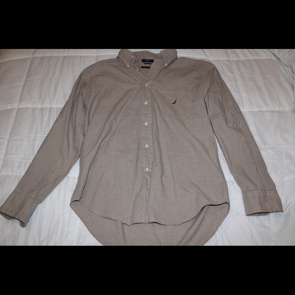 Nautica Men’s Beige Plaid Button Down